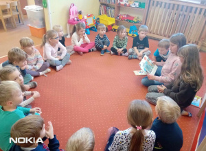 Spotkanie w ramach akcji Cała Polska czyta dzieciom – głośne czytanie bajek - gr. IV.