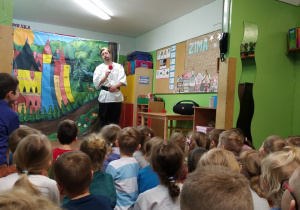 Przedstawienie pod tytułem " Magiczne słowa".