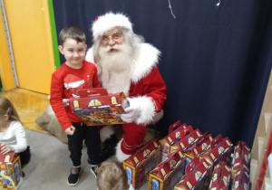 Zdjęcie chłopca z Mikołajem