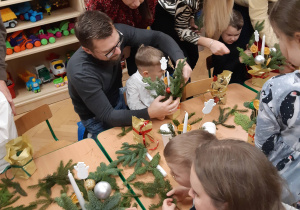 Warsztaty z rodzicami - przygotowanie stroików