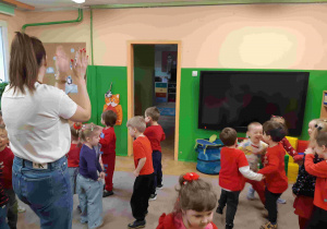 Zabawa ruchowa przy muzyce